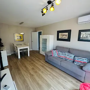 Lujoso Piso Enfrente De Playa De Fenals, 2 Terrazas Apartamento